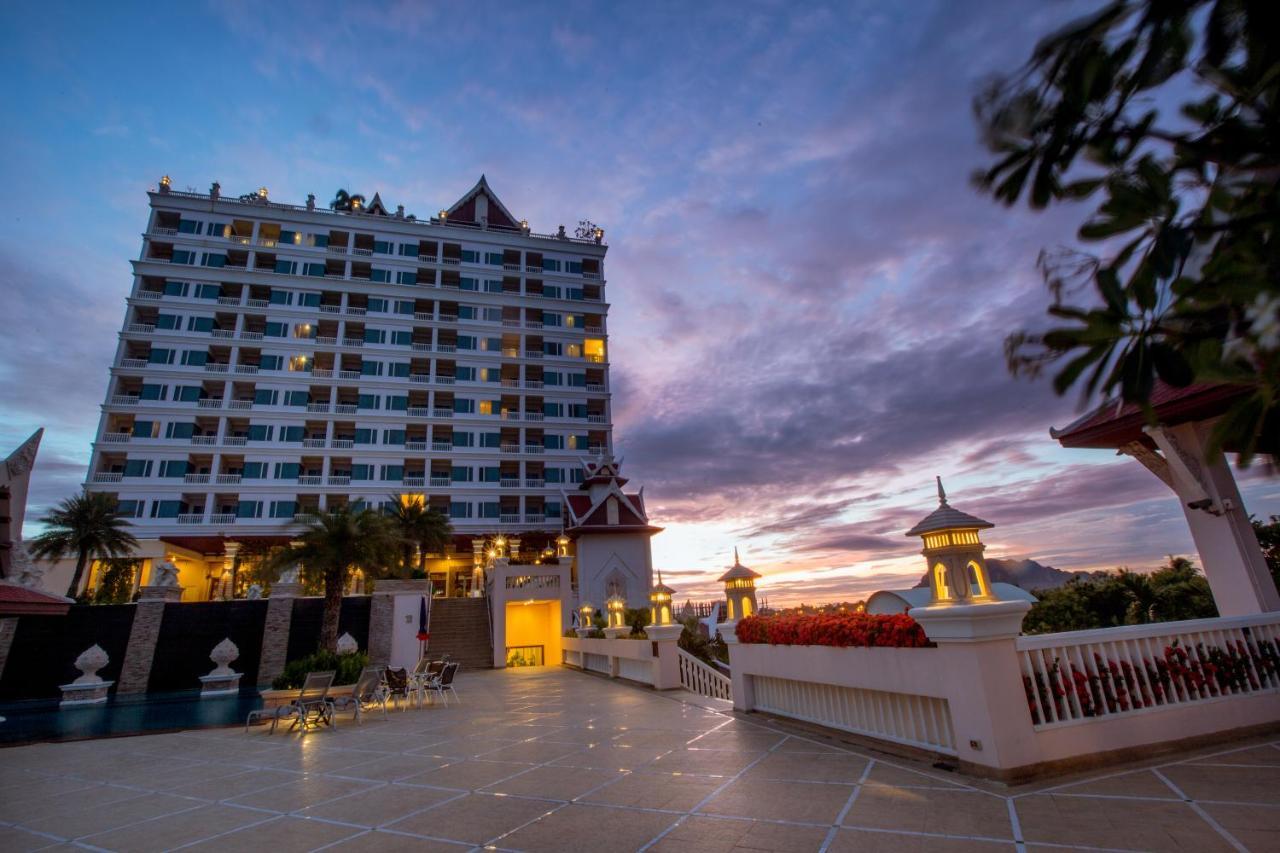 Grand Pacific Sovereign Resort & Spa Ча-Ам Екстер'єр фото